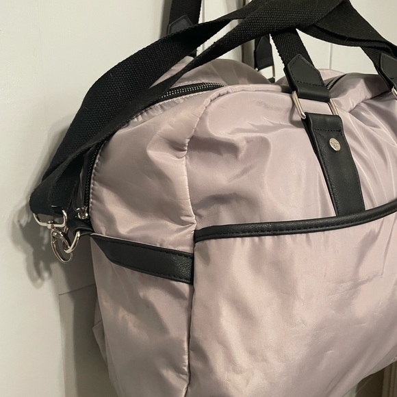 Steve Madden Elegant Light silver and Black Travel Bag - Picture 5 of 11